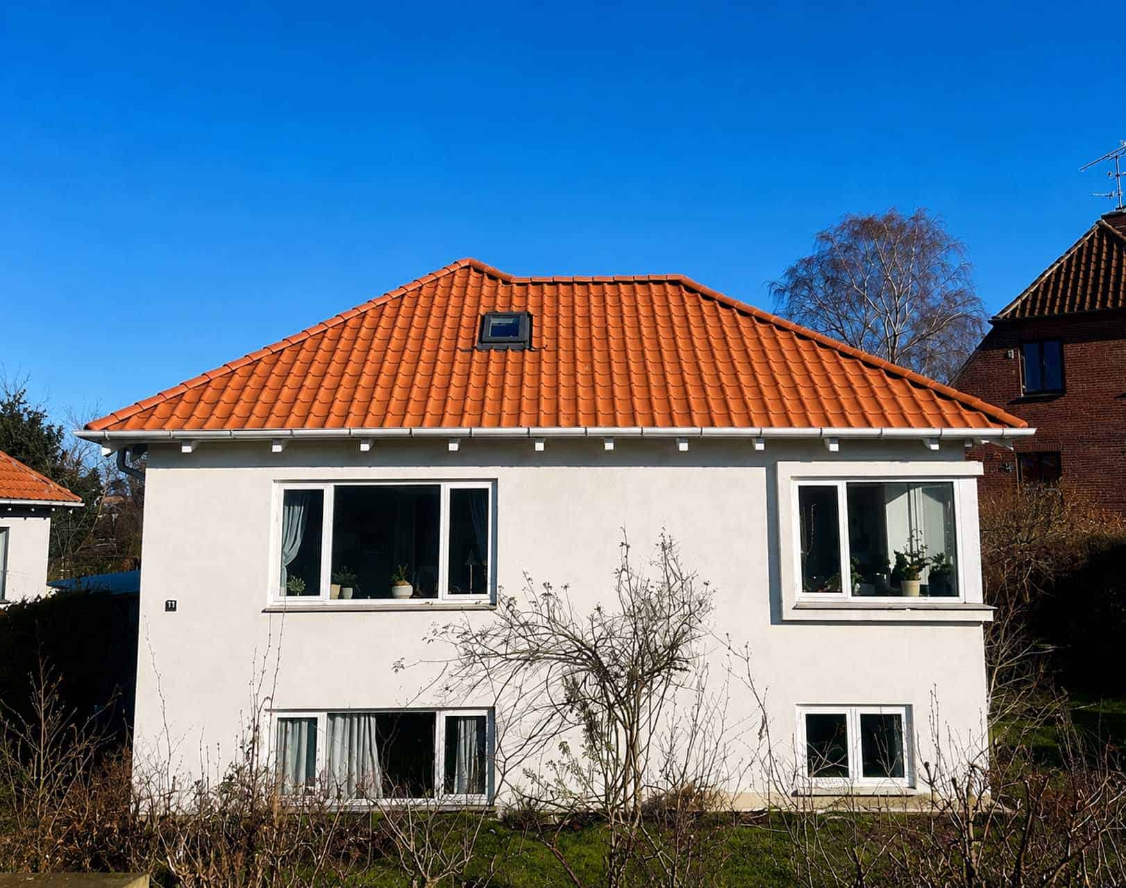 Renovering af tag og nye vinduer samt kvist på hus af Wiinblads Byg